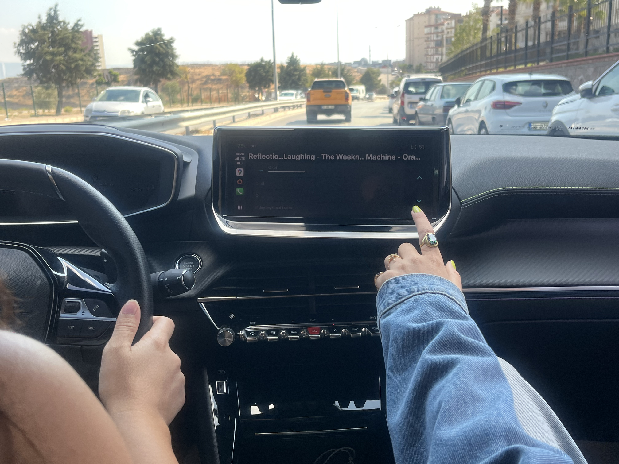 CarPlay Dashboard Background